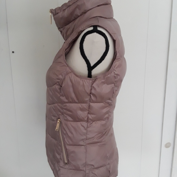 Calvin Klein Pink Rose Gold Puffer Vest Size XS - Picture 3 of 10